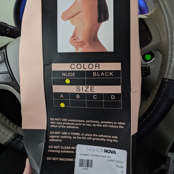 New in the box strapless sticky bra - Picture 2 of 2